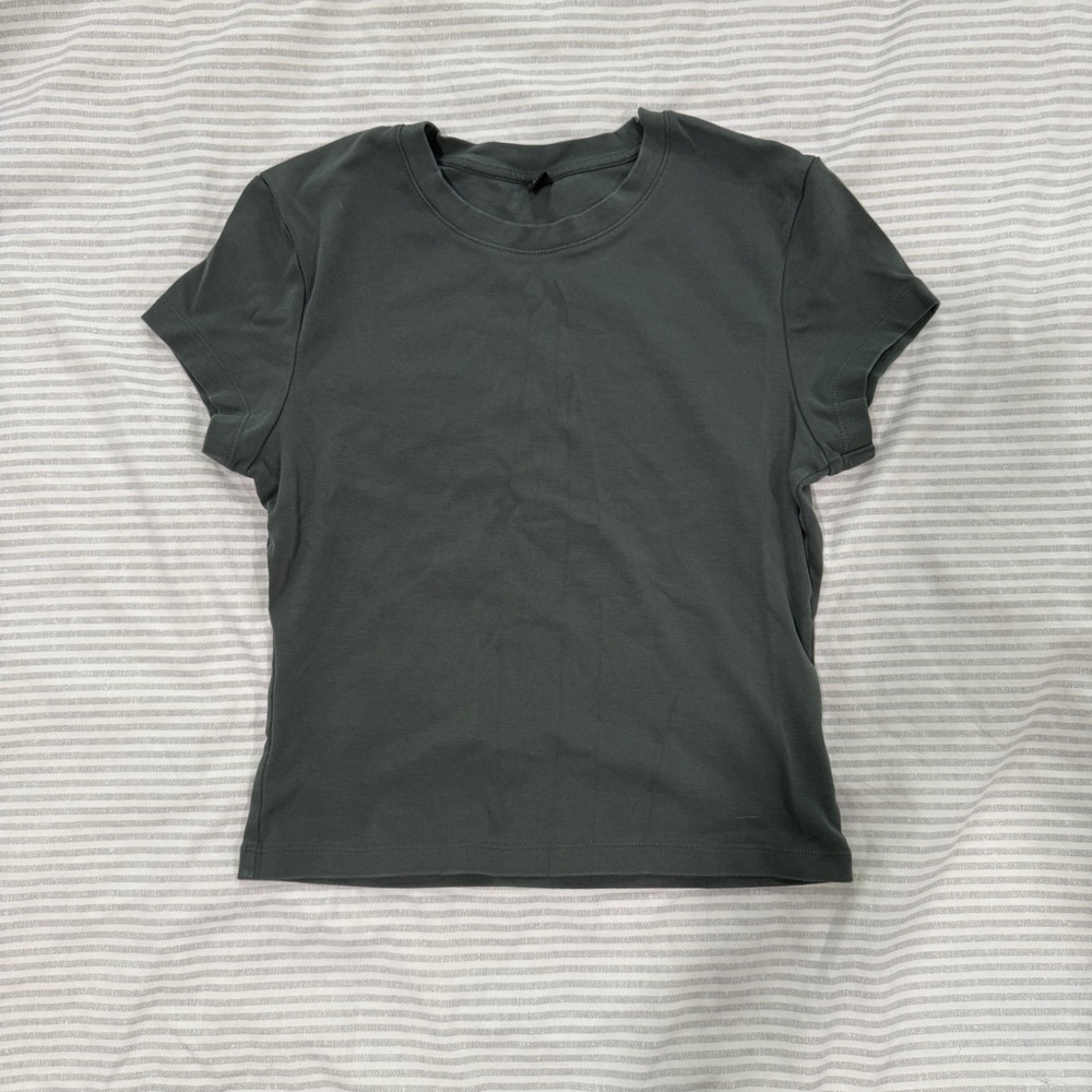 Uniqlo Green Fitted Short Sleeve T-Shirt